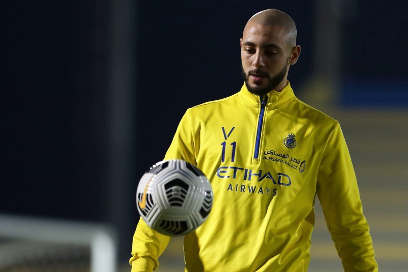 أمرابط يطرق باب العودة إلى “القارة العجوز”