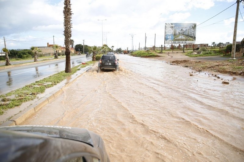 أمطار قوية وتساقطات ثلجية ورياح عاصفية بالمغرب