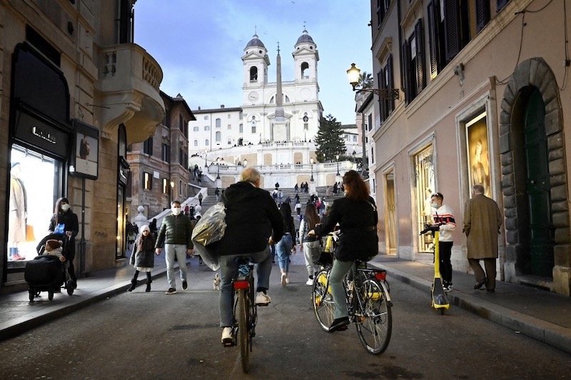 إيطاليا تسابق الزمن قبل بداية “حجر شامل” جديد
