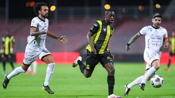 اتحاد جدة يسقط المتصدر الشباب ويقتحم المنافسة