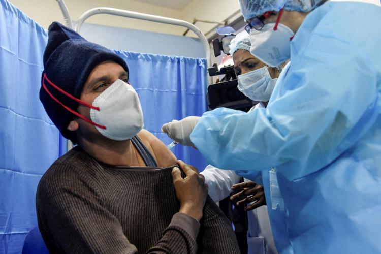 ارتفاع حصيلة المستفيدين من الحقنة الثانية ضد كورونا