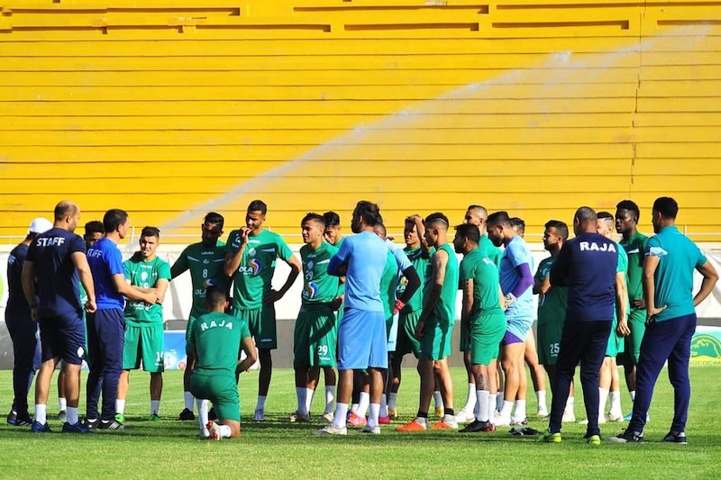 اكتتاب يروم توفير طائرة خاصة لنقل فريق الرجاء