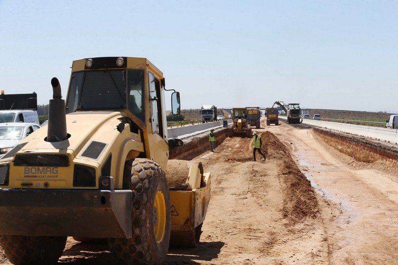 الحكومة تطلق حملة لإنشاء طرق سريعة في “سنة انتخابات 2021”