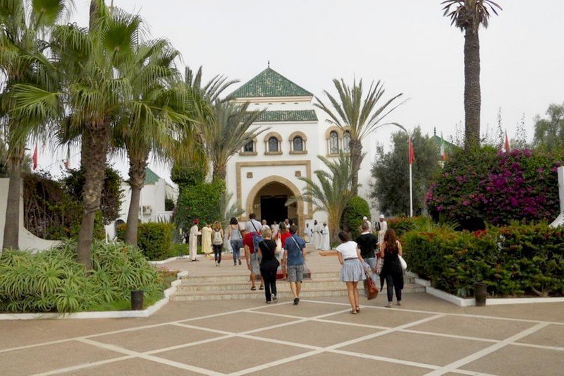 الحكومة تواصل دعم المشتغلين في القطاع السياحي لوقف تداعيات الجائحة