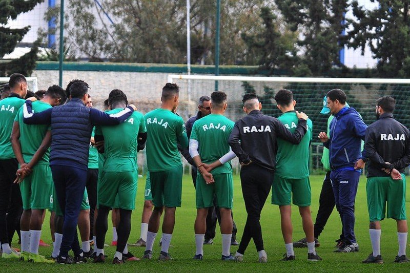 الرجاء يخوض غمار البطولة بأقمصة غير موحدة