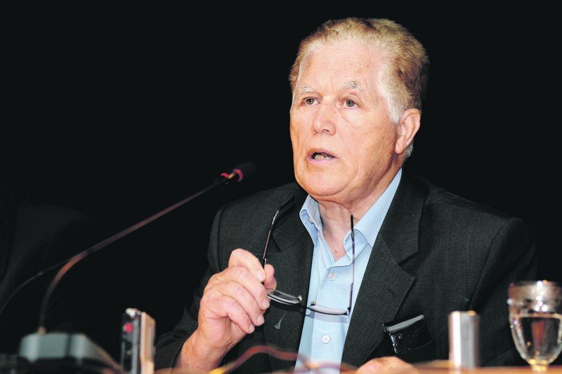 الصنهاجي تكتب حول “استبانة” الموت في حياة المفكّر عبد الله العروي‎