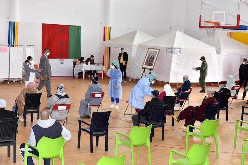 الضغط على مصنعي اللقاح يعرقل حملة التحصين ضد الوباء في المغرب