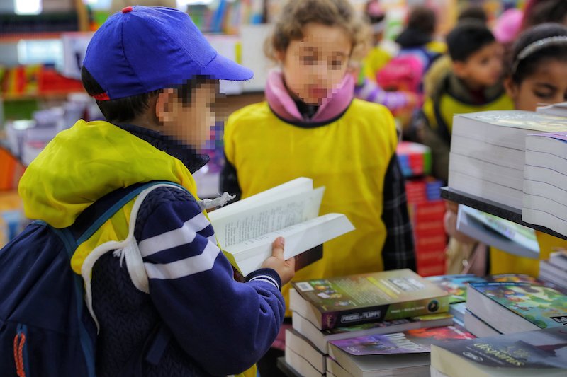 العربي بنجلون يهدي “لنعش حياتنا” إلى الصغار