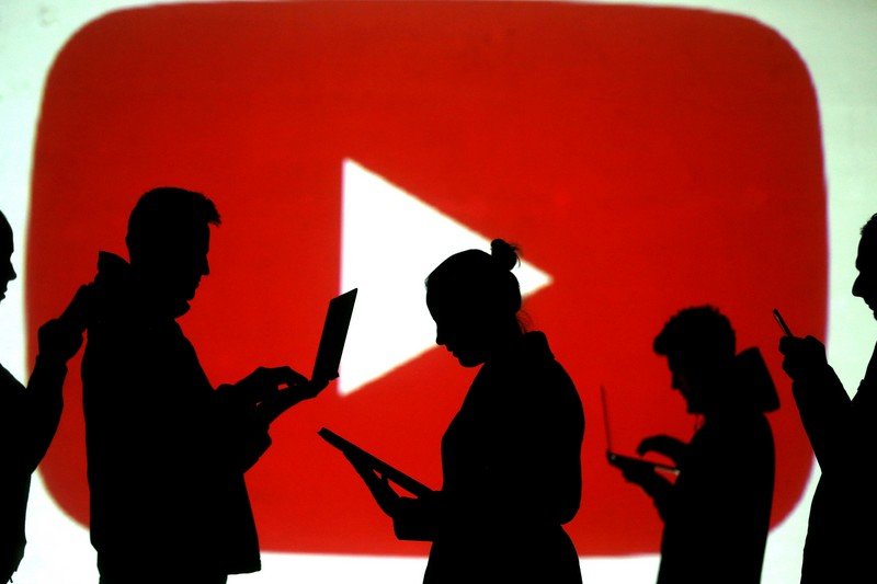 المحتويات التافهة تتصدر منصة “يوتيوب” وتهدد الأجيال الصاعدة