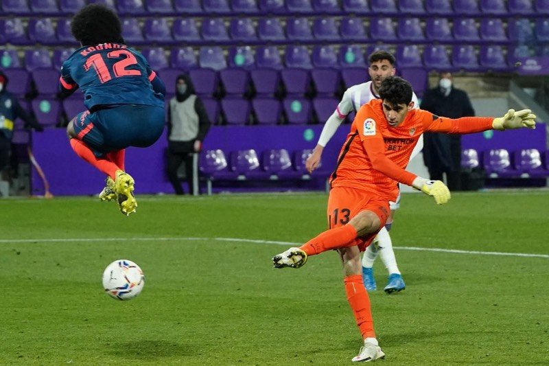 بونو يسجل هدف التعادل لإشبيلية أمام بلد الوليد