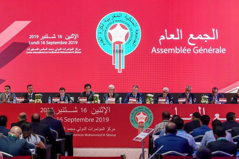 تحركات الكواليس .. هل تصادق جامعة الكرة على منع “ازدواجية المهام”؟