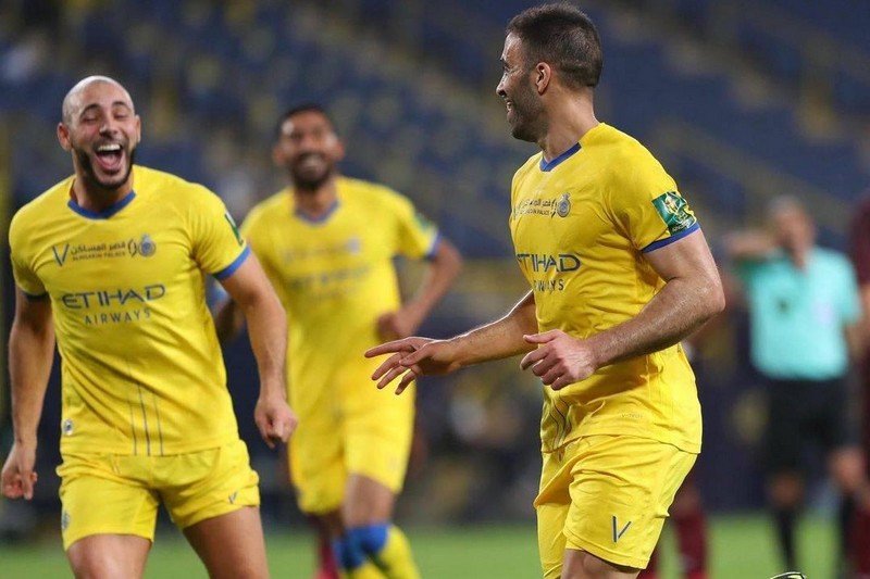 تسجيل 100 هدف يمنح مكافأة مالية لحمد الله