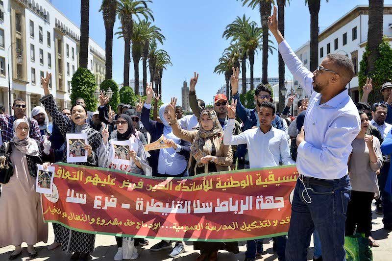 تضامن الإداريين مع “المتعاقدين” يعمق الخلاف بين الوزارة والأساتذة