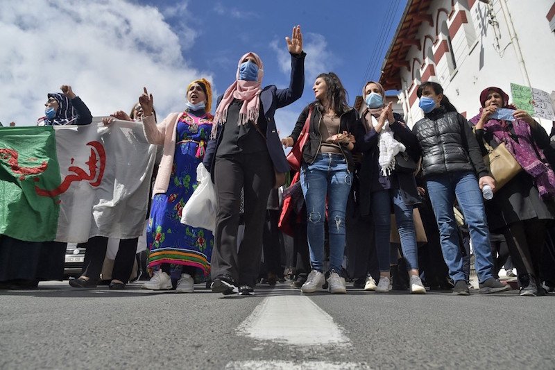 جزائريات يتظاهرن للمطالبة بإلغاء قانون الأسرة