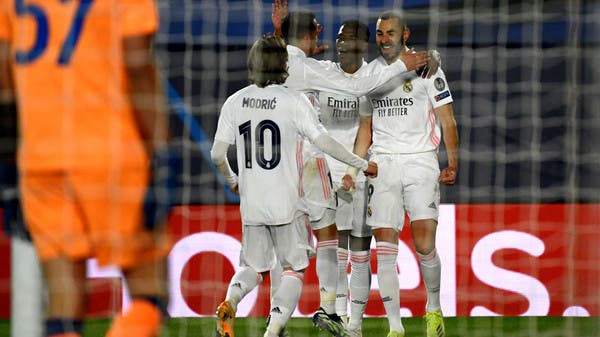 ريال مدريد يحبط أتالانتا بثلاثية ويتأهل إلى ربع النهائي