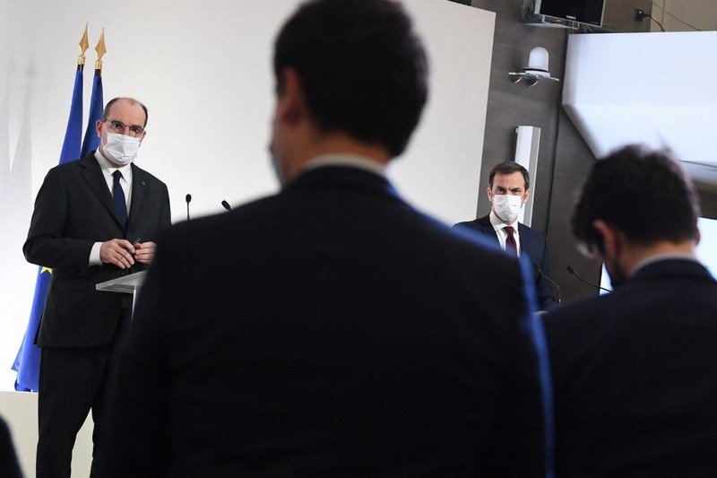 “عقد الالتزام الجمهوري” يثير الجدل في فرنسا