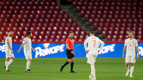 غياب حكم الفيديو أمام اليونان يثير غضب الإسبان