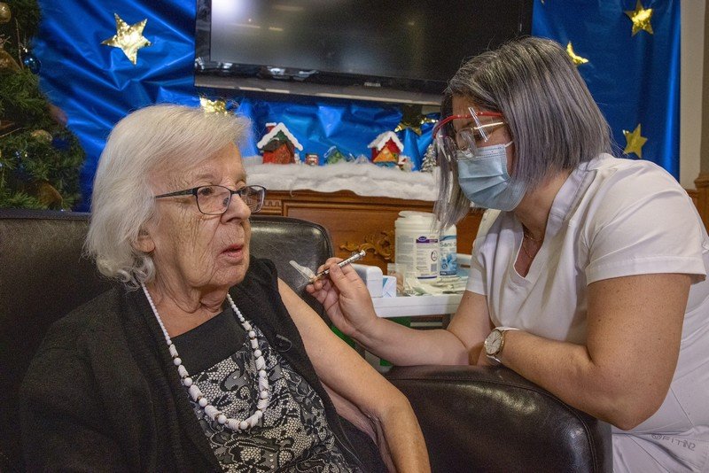 كيبيك تقر جرعة واحدة للمصابين السابقين بكورونا