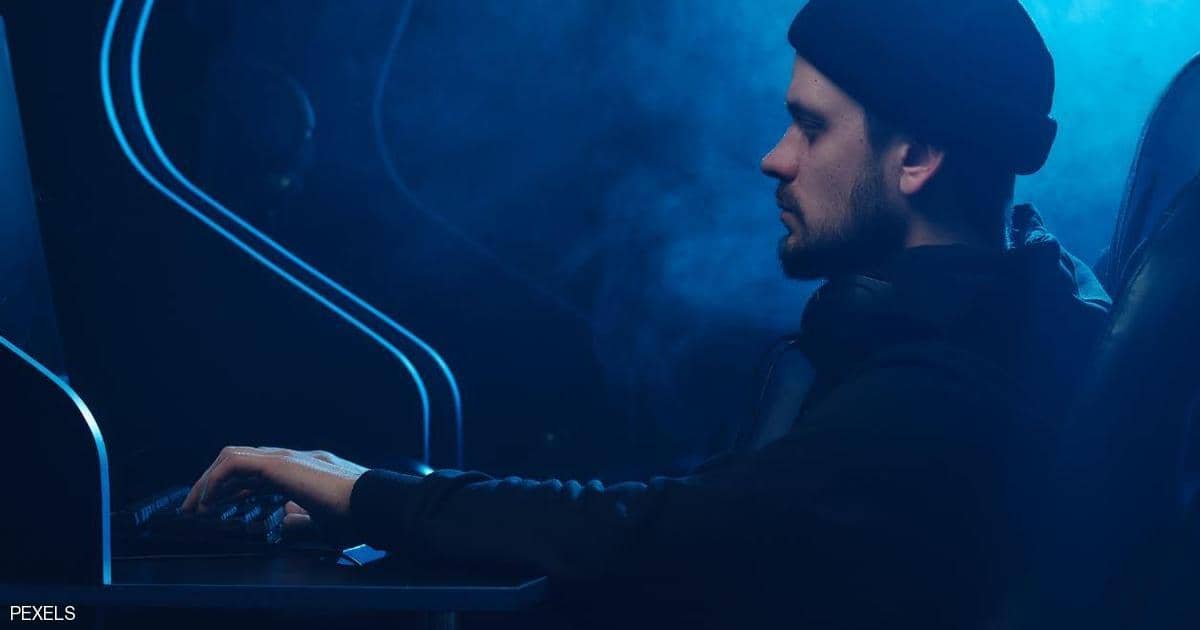 كيف أصبح إنستغرام “أرضا خصبة للنازيين”؟