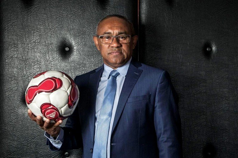 محكمة “طاس” تقلص عقوبة إيقاف رئيس “الكاف”