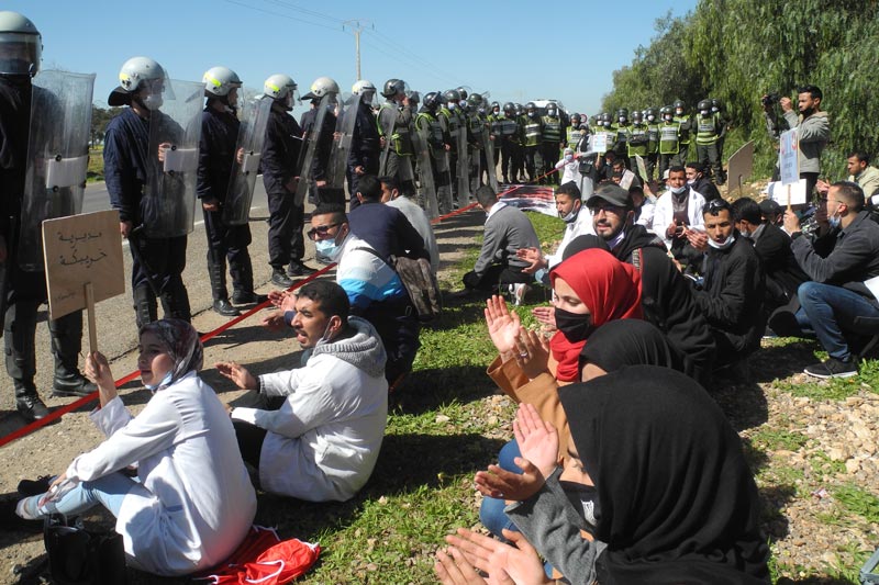 مسيرة أساتذة تتحول إلى مطاردات بحقول خريبكة