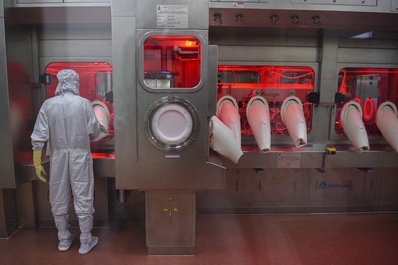 “معهد سيروم” يشعر مسؤولي المغرب بتأخر تسليم شحنات “أسترازينيكا”