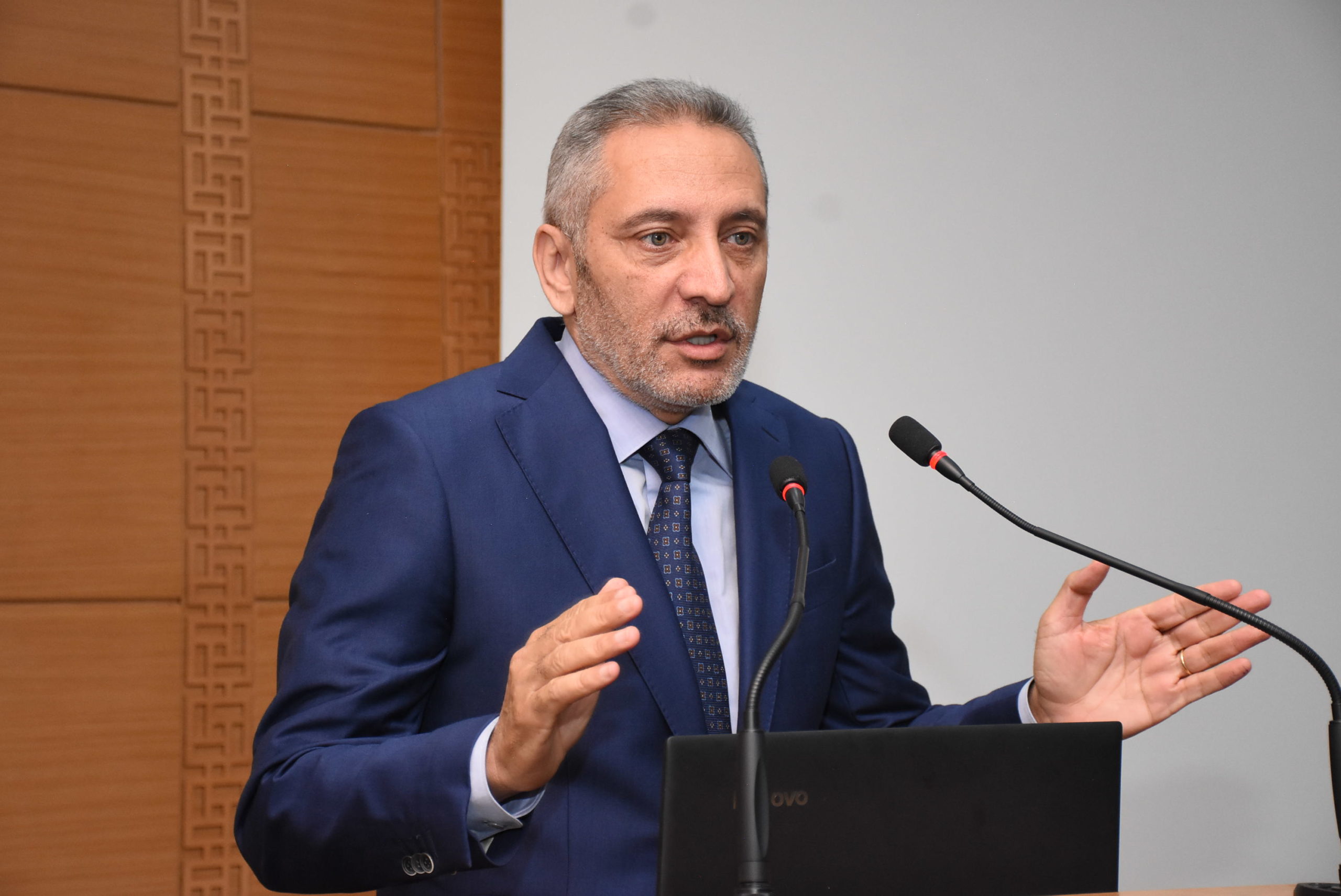 مولاي حفيظ العلمي : أغلب المشاريع المبرمجة توجد في الأطوار النهائية من الإنجاز