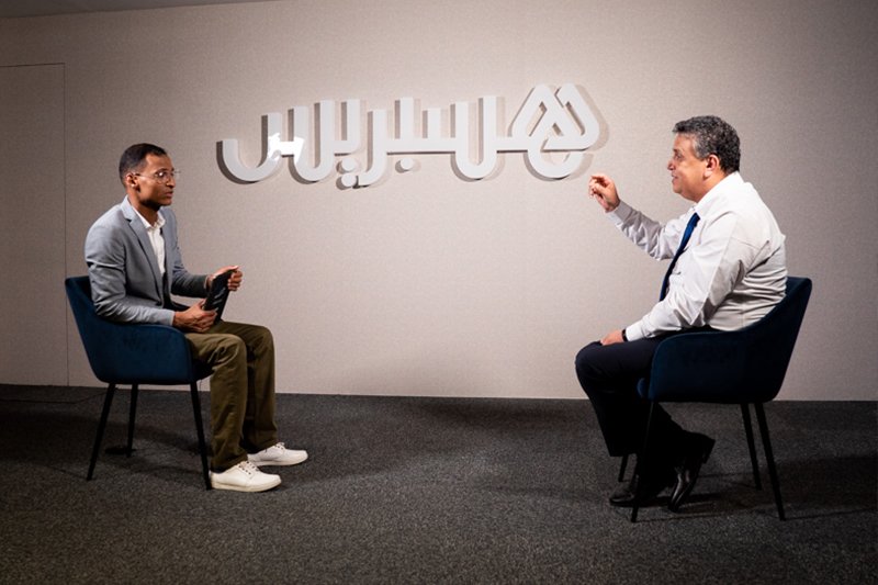 وهبي.. نقاش في السياسة