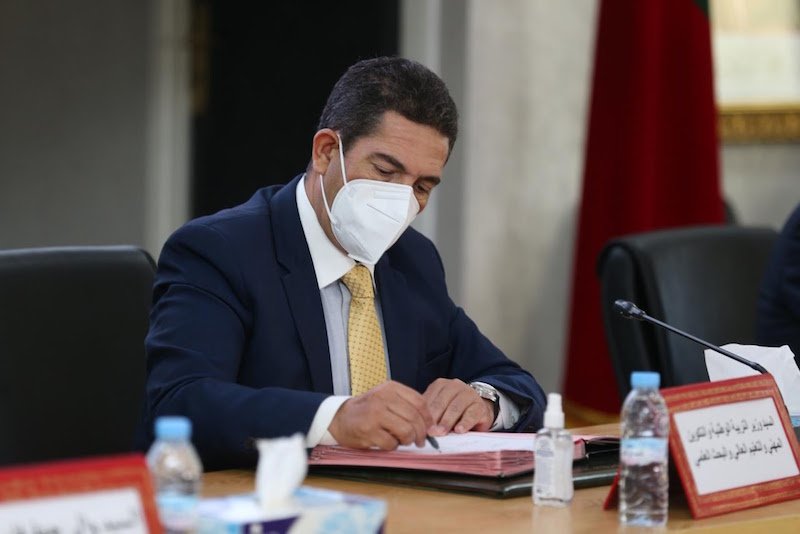 أمزازي يوقع 3 اتفاقيات إطار للشراكة والتعاون