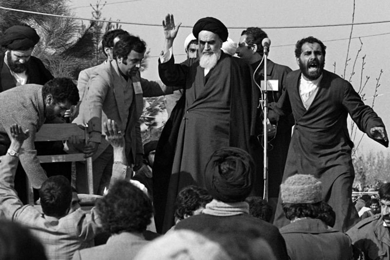 أمير المؤمنين وآية الله .. المغرب يعترف بالواقع الجديد في إيران