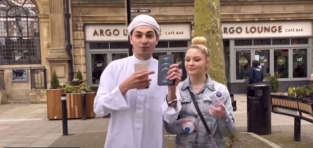 “اكسر صيامك واربح ايفون”.. من هو الشاب الذي أثار جدلاً بتحدي الإفطار في نهار رمضان؟ (شاهد)