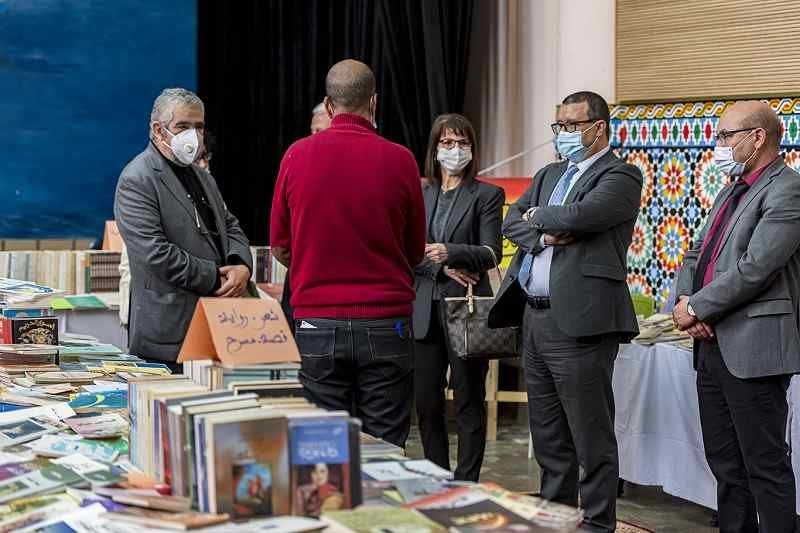 “الآداب المرتحلة” تشجع على القراءة بالسجون