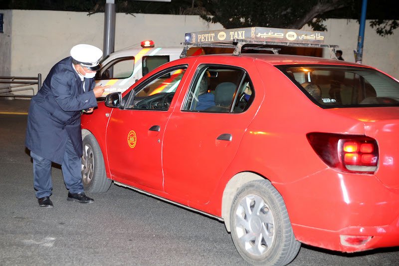 الإغلاق الليلي يخفض معاملات مهنيي الطاكسيات