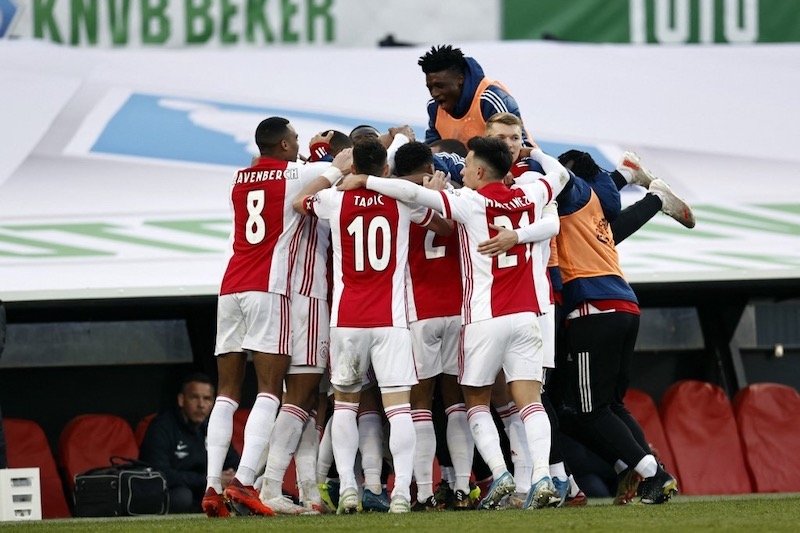 الحسابات تعطي “أياكس” لقب بطولة هولندا