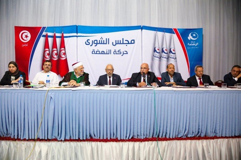 الصراع يشتد بين “النهضة” والرئيس في تونس
