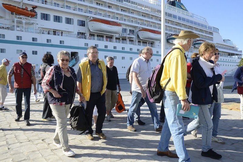 “المجلس الاقتصادي” يوصي بمنظومة للحجز والأداء في قطاع السياحة