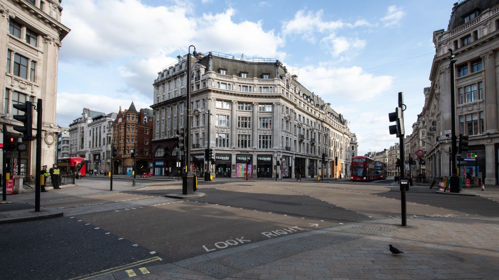 بينها إيطاليا وبريطانيا.. دول عدة تتّجه نحو تخفيف قيود كورونا