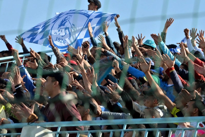 جماهير تحتج على مسيري نادي سريع وادي زم