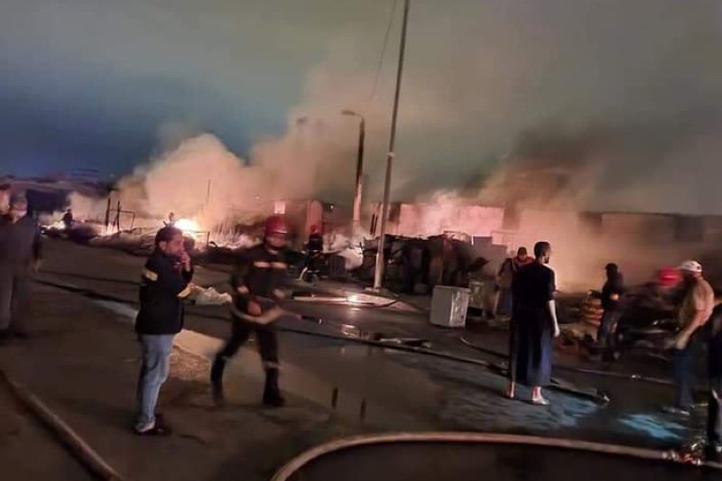 حريق يلتهم محالا في سوق المتلاشيات بإنزكان‬