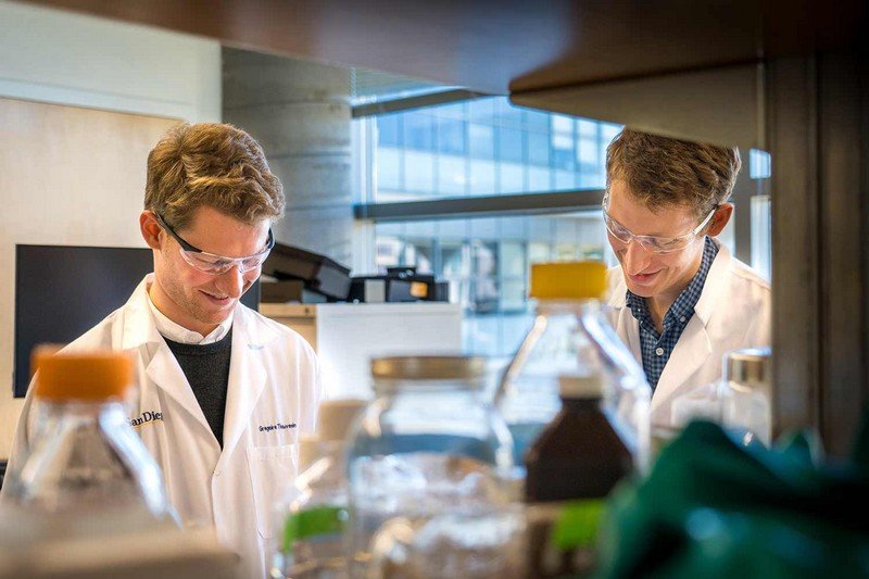 دراسة تكشف حقيقة هيمنة اللغة الإنجليزية في البيانات والبحوث العلمية 