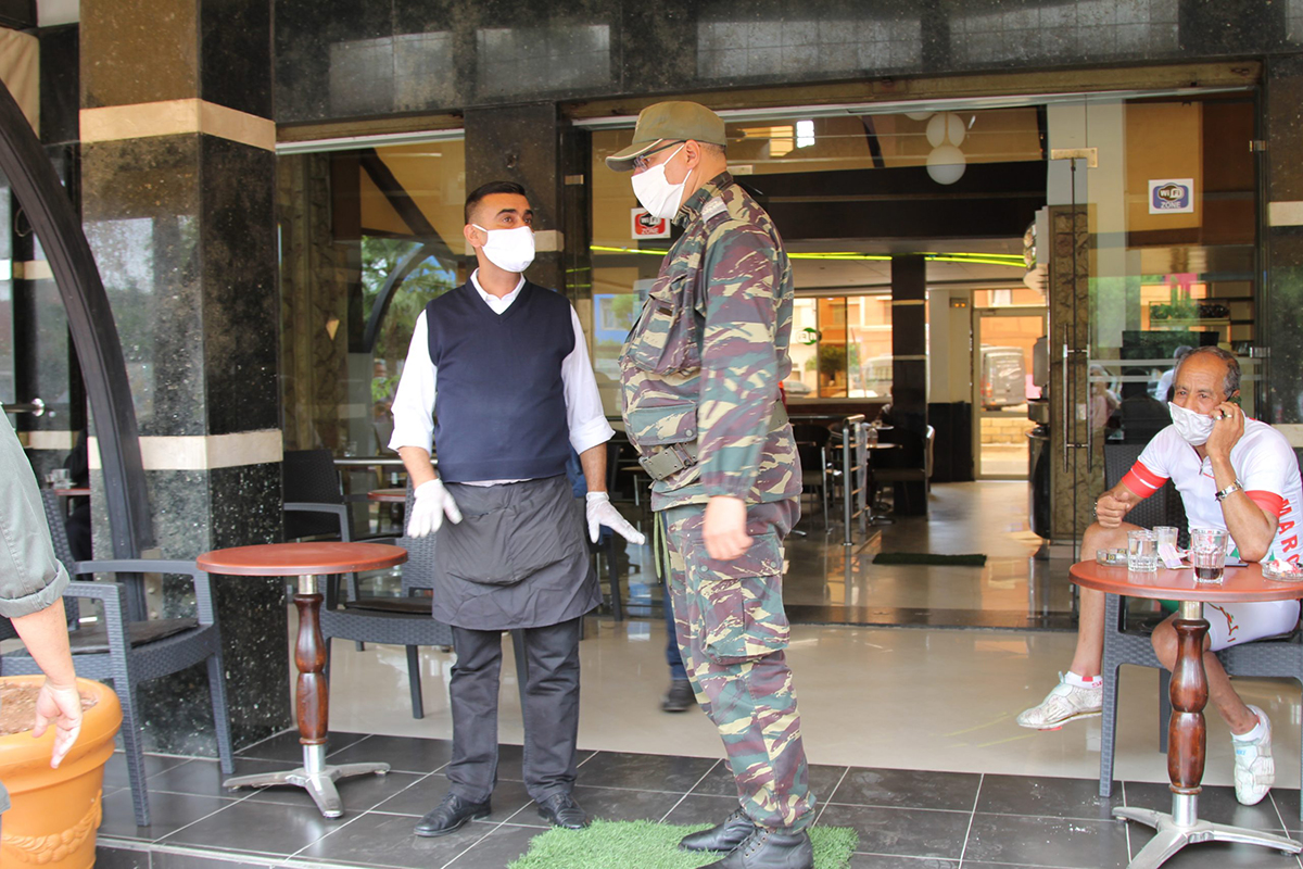 دعوات لتوفير دعم مالي مُباشر للعمال و المستخدمين بالمقاهي و المطاعم