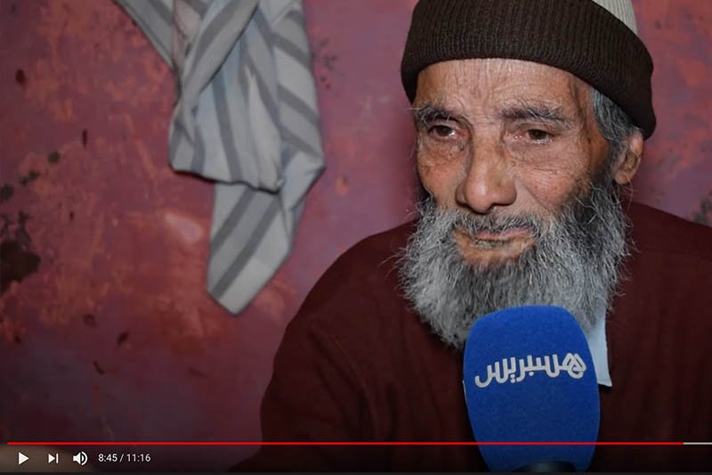 دموع حلايقي شهير بساحة الفنا