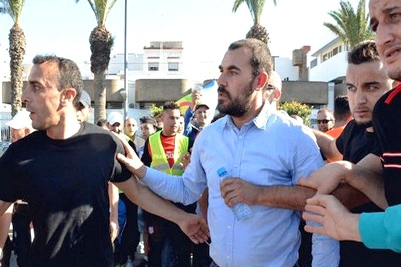 رصيف الصحافة: الجريدة الإسبانية “إلموندو” تفبرك حوارا مع ناصر الزفزافي