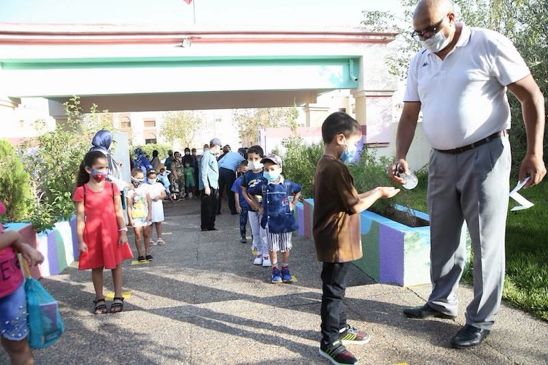 رصيف الصحافة: تشديد البروتوكول الصحي بالمدارس والإغلاق للمخالفين