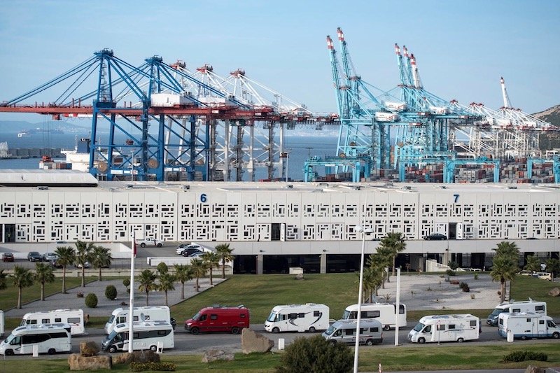 سفارة فرنسا تنظم رحلة بحرية من ميناء طنجة