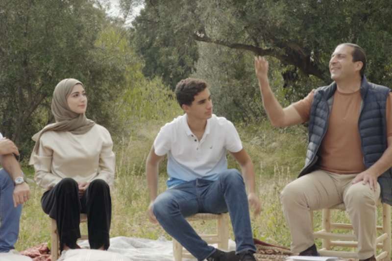 عمرو خالد: التحلي بمنزلة الرضا يمنح المؤمن التعود على العيش بالامتنان