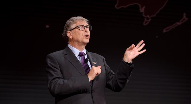 غيتس يجدد توقعاته بشأن عودة العالم للحياة الطبيعية