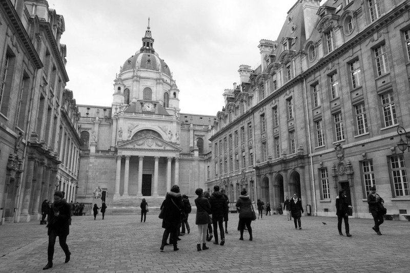 محطات ومشاهد وذكريات .. شموخ جامعة “السوربون” في مدينة الأنوار