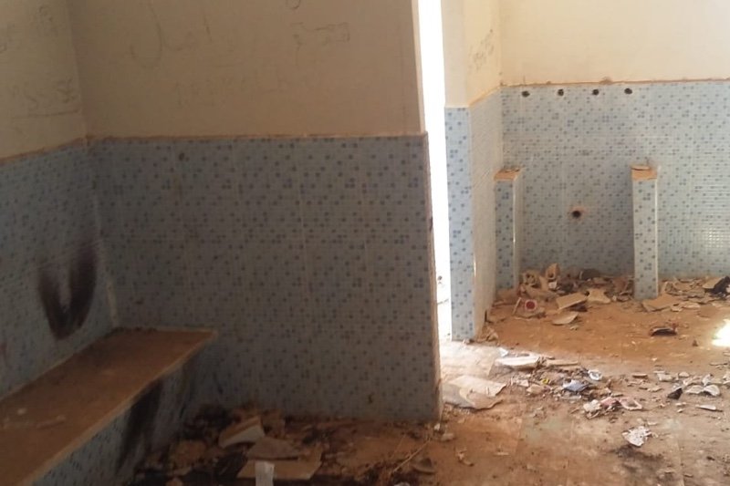 مركب بسيدي الزوين يتحول إلى ملاذ للمتشردين