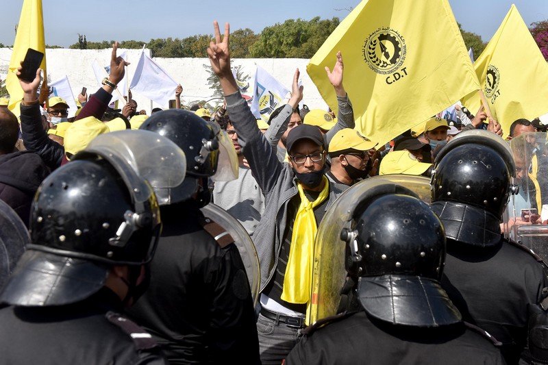 مركزيات نقابية تدعو الحكومة إلى تحسين ظروف الشغيلة في المغرب